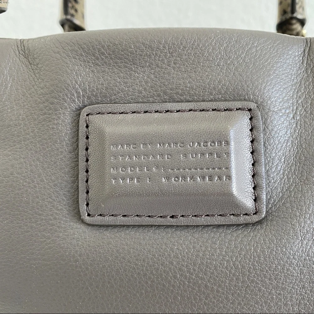 Marc by Marc Jacobs Q Snake Satchel gray Leather Bag